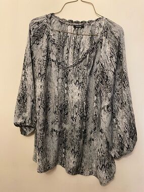 Apt. 9 Black & Gray Printed Blouse